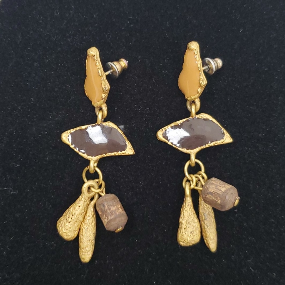 Vintage Beautiful metal earrings